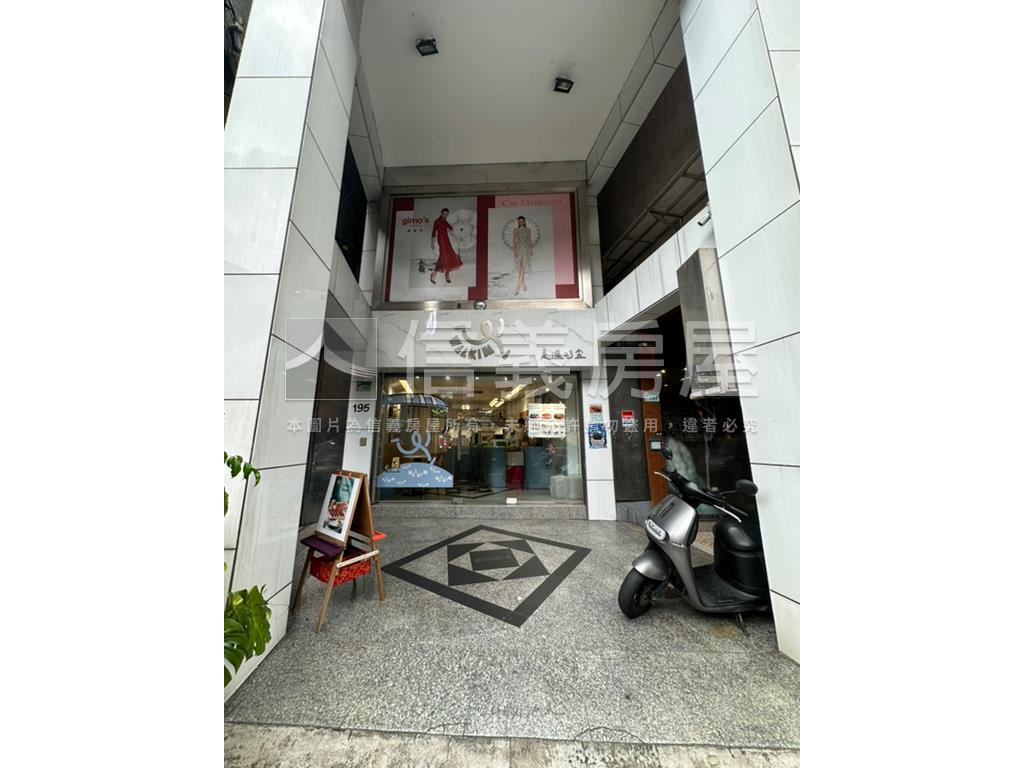 長安西重慶整棟電梯透天房屋室內格局與周邊環境