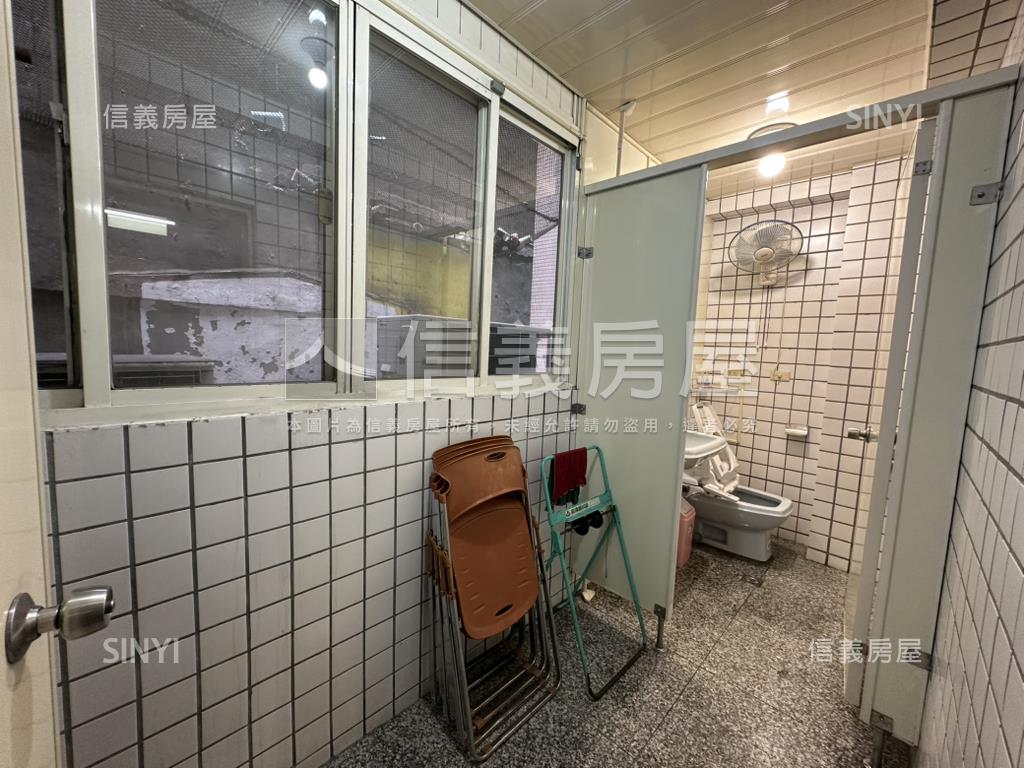 長安西重慶整棟電梯透天房屋室內格局與周邊環境