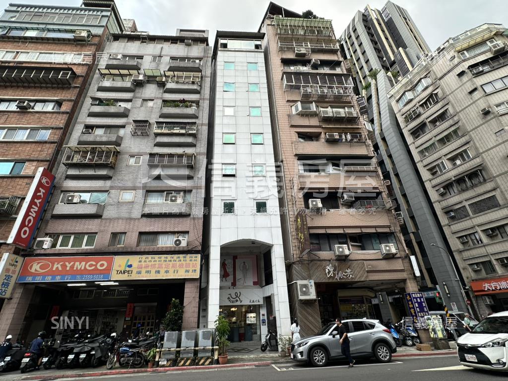 長安西重慶整棟電梯透天房屋室內格局與周邊環境