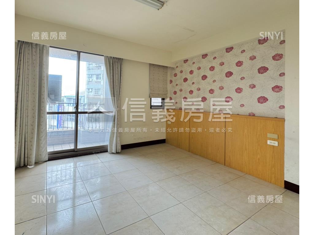 昌平路震後漂亮金店面房屋室內格局與周邊環境