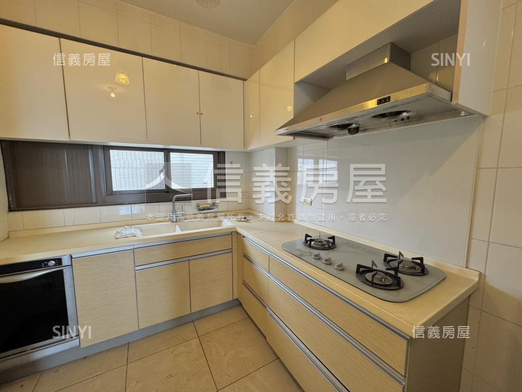 昌平路震後漂亮金店面房屋室內格局與周邊環境