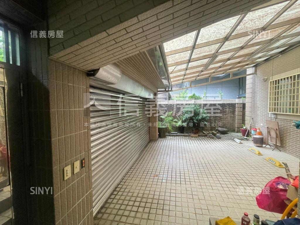 中央新村稀有獨棟透天房屋室內格局與周邊環境