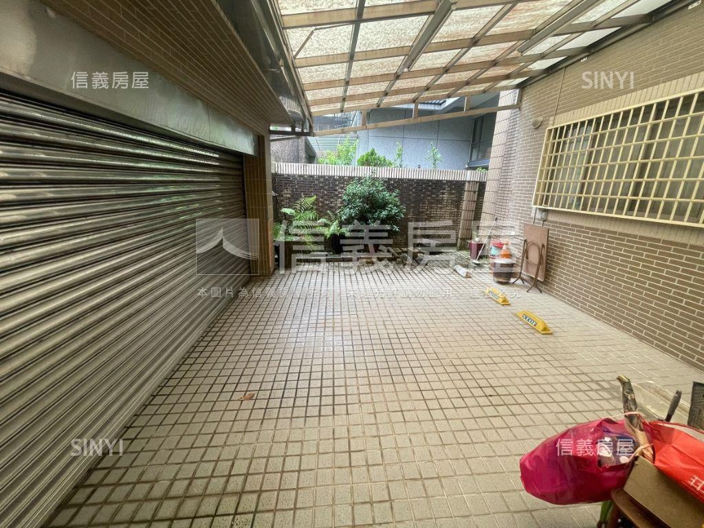 中央新村稀有獨棟透天房屋室內格局與周邊環境