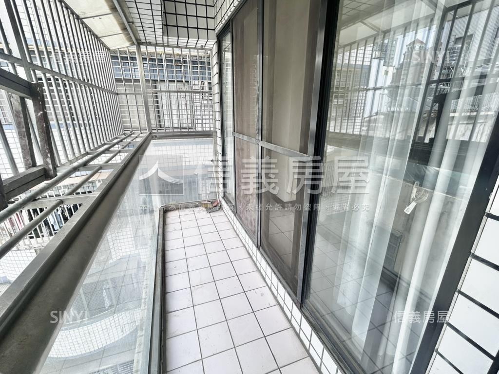 精誠路旁電梯大２房車位房屋室內格局與周邊環境