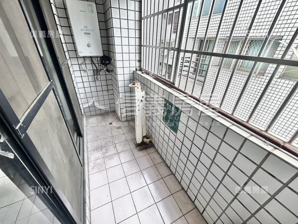 精誠路旁電梯大２房車位房屋室內格局與周邊環境