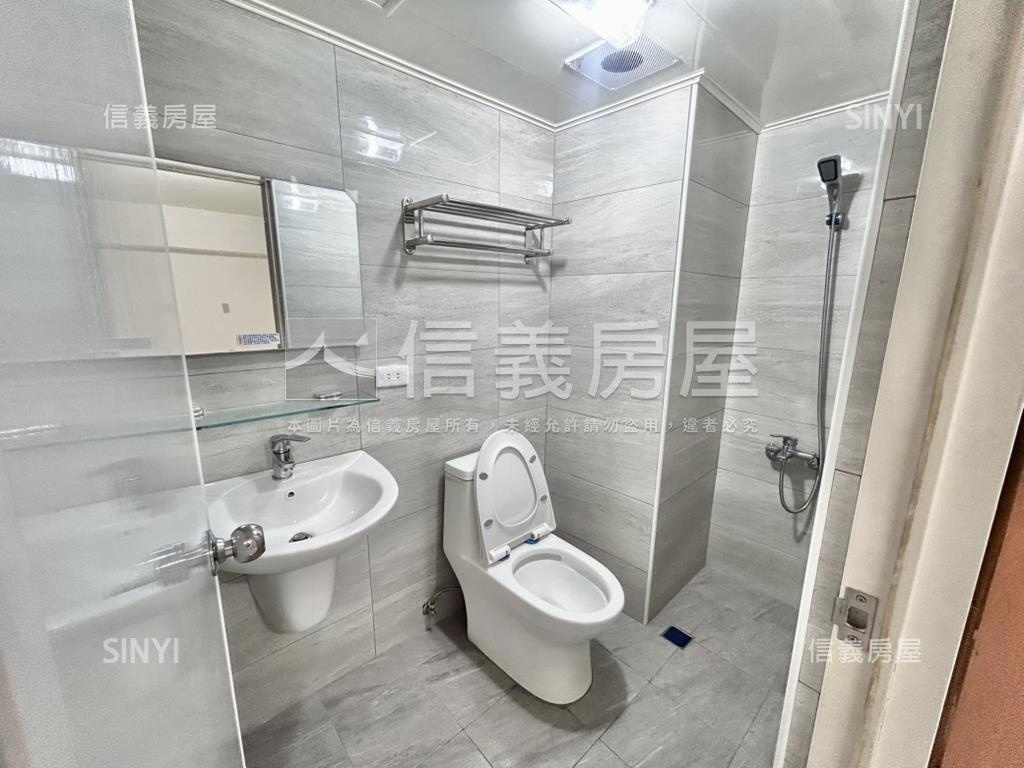 精誠路旁電梯大２房車位房屋室內格局與周邊環境