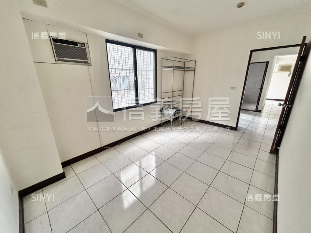 精誠路旁電梯大２房車位房屋室內格局與周邊環境