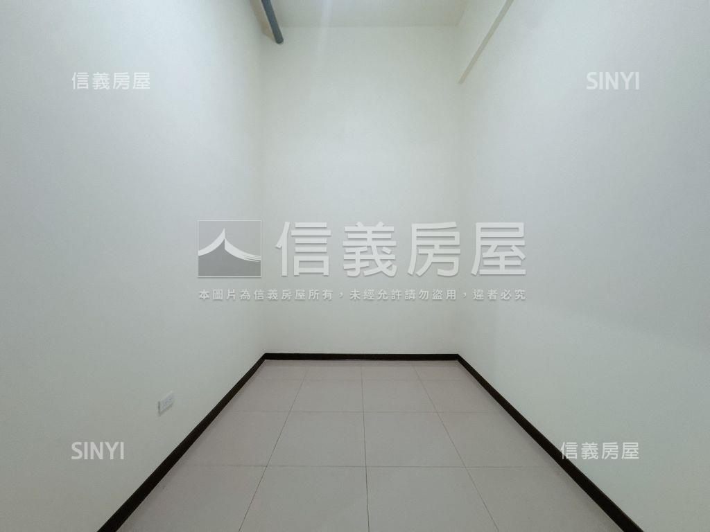 佳鋐首邑一樓好顯眼房屋室內格局與周邊環境
