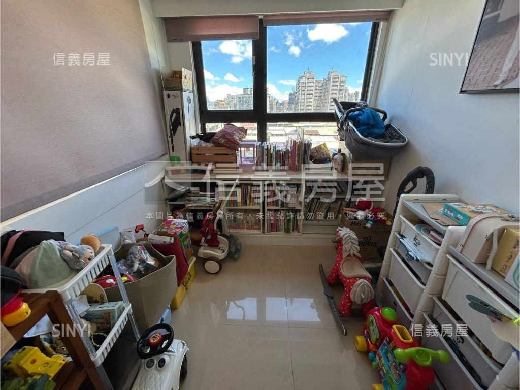 美河市溫馨美三房房屋室內格局與周邊環境