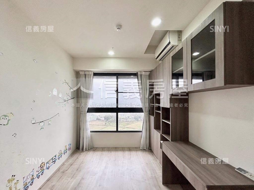 近巨城生活圈採光視野三房房屋室內格局與周邊環境
