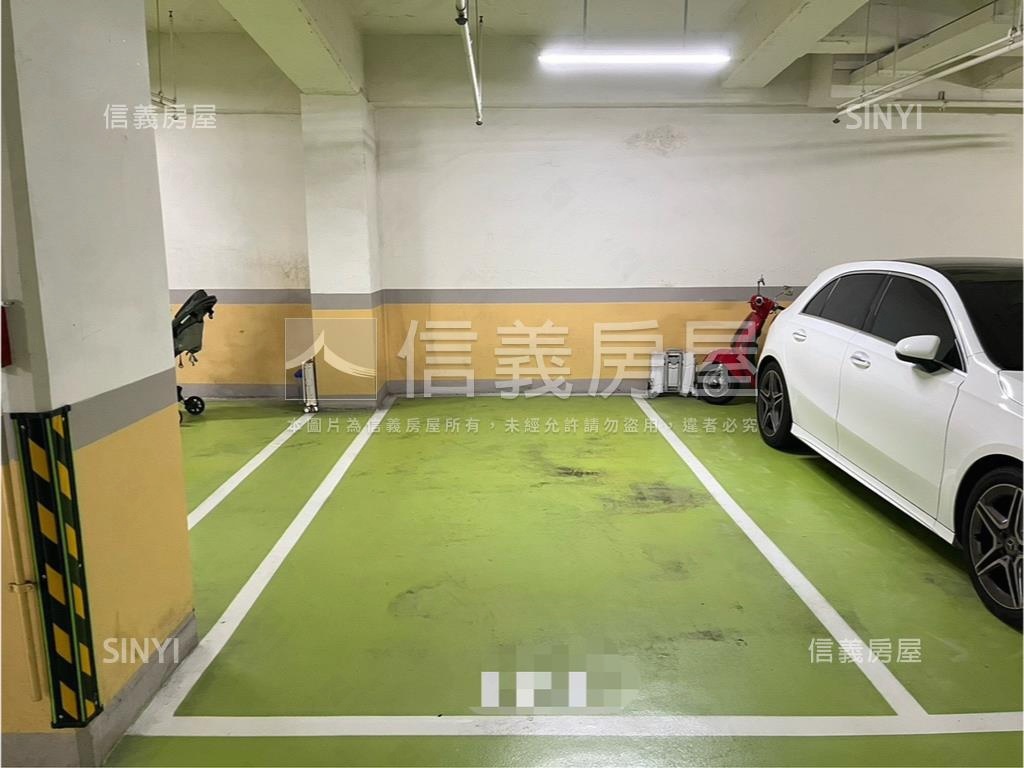 近巨城生活圈採光視野三房房屋室內格局與周邊環境