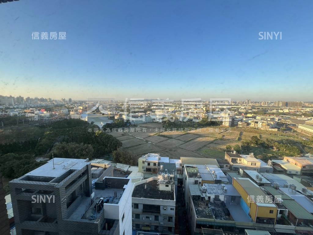 近巨城生活圈採光視野三房房屋室內格局與周邊環境