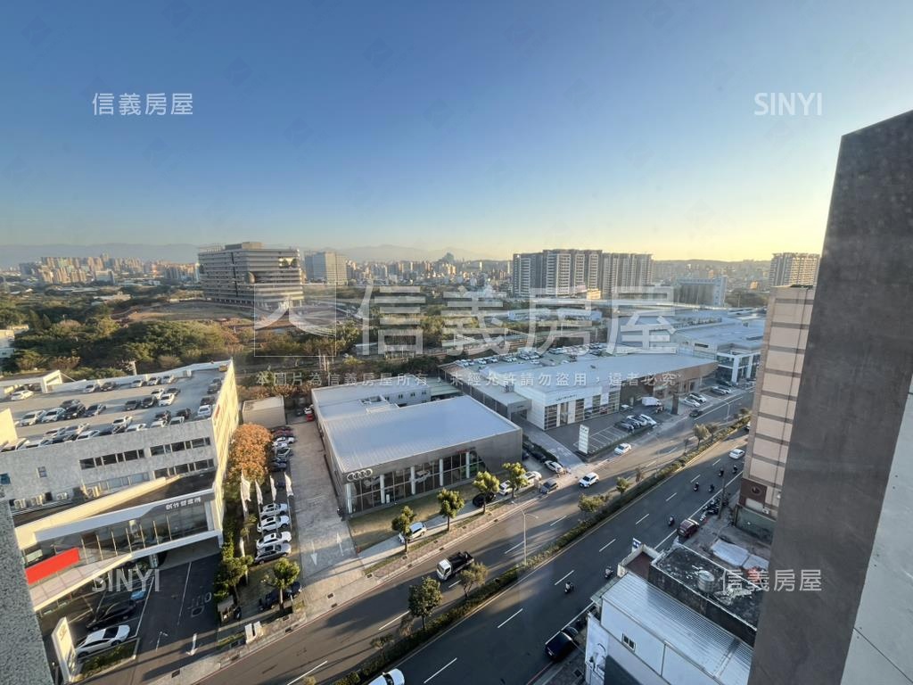 近巨城生活圈採光視野三房房屋室內格局與周邊環境
