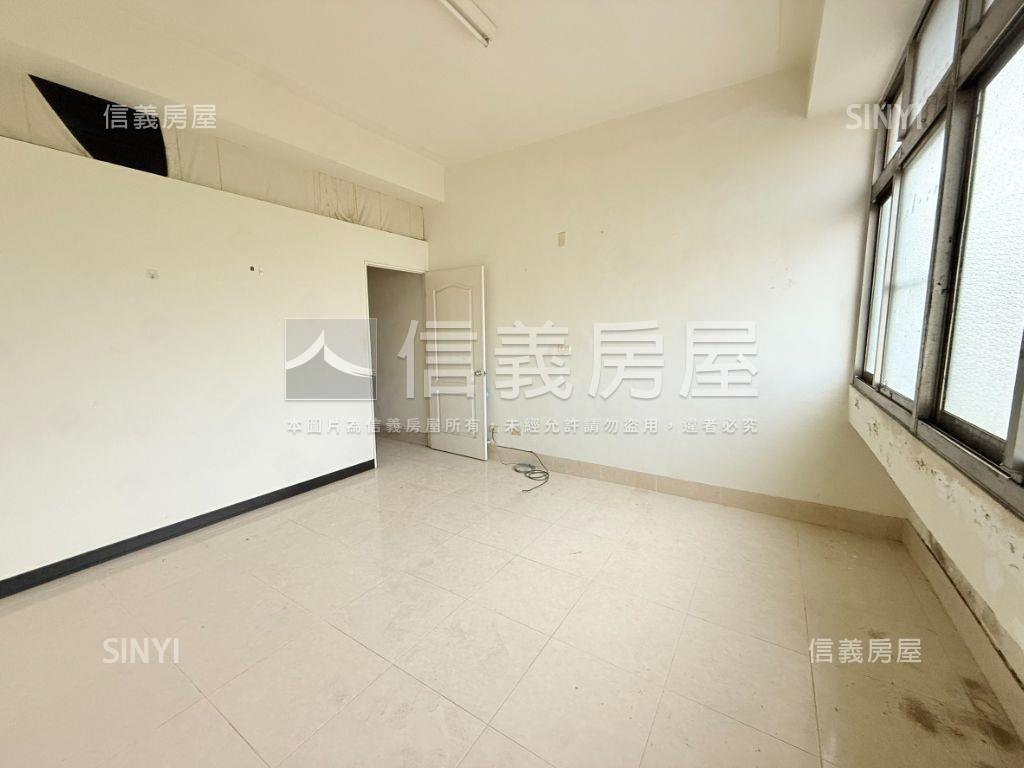 約１５米大路吃市店面透天房屋室內格局與周邊環境