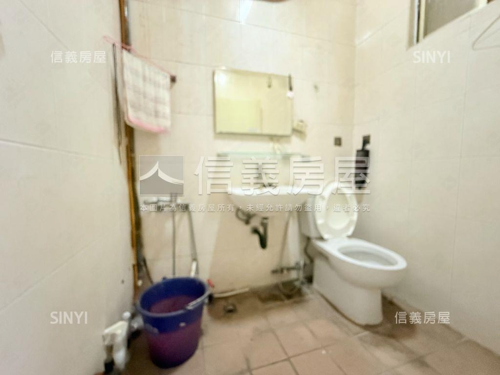 約１５米大路吃市店面透天房屋室內格局與周邊環境