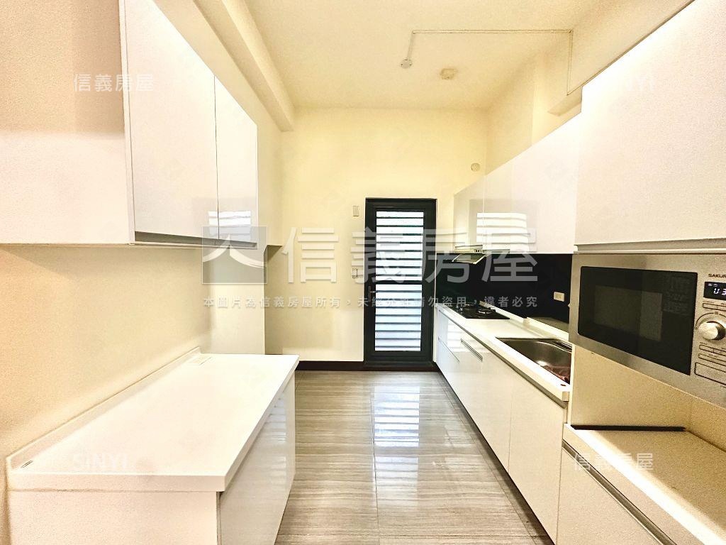 ⭐仁武輕屋齡面寬美透房屋室內格局與周邊環境