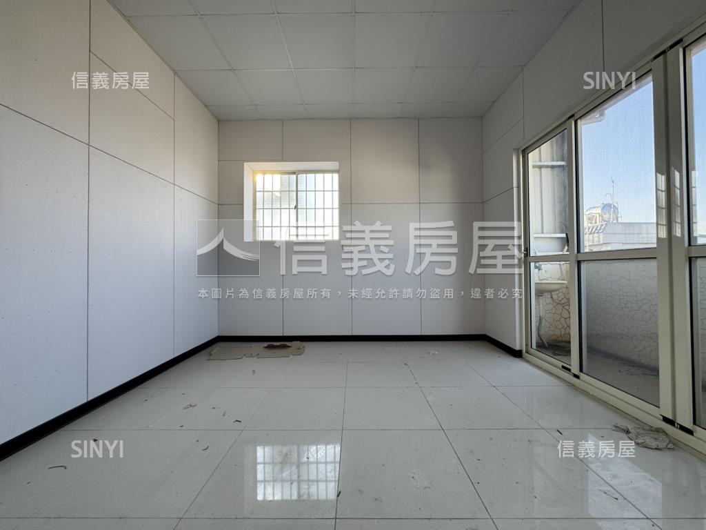 稀有大地坪孝親透天房屋室內格局與周邊環境