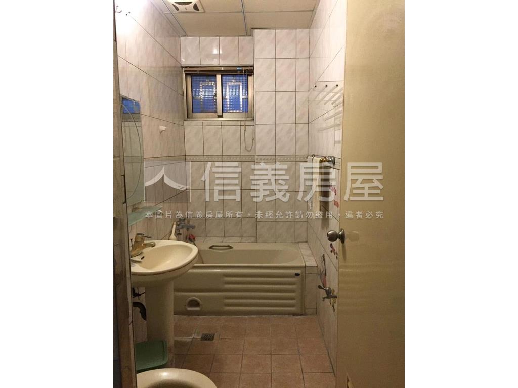 稀有大地坪孝親透天房屋室內格局與周邊環境