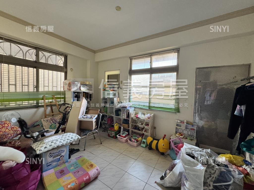 稀有大地坪孝親透天房屋室內格局與周邊環境