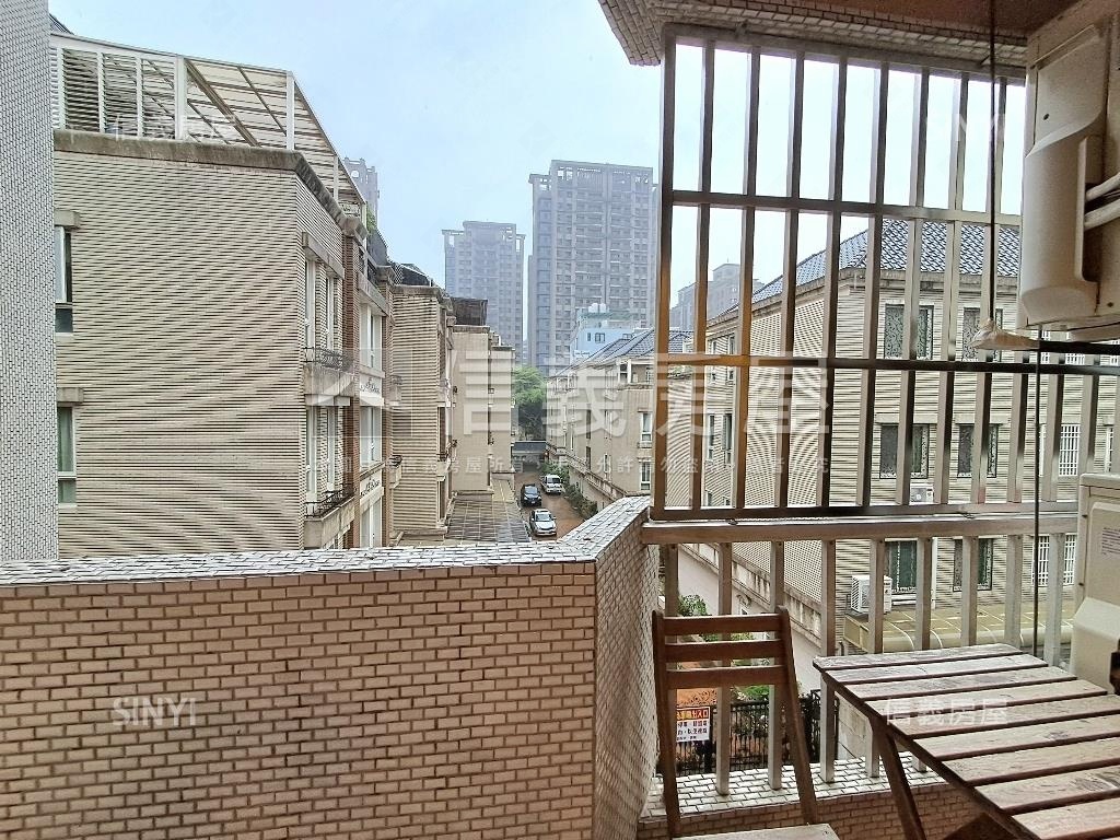 專任中國醫商圈美裝潢三房房屋室內格局與周邊環境