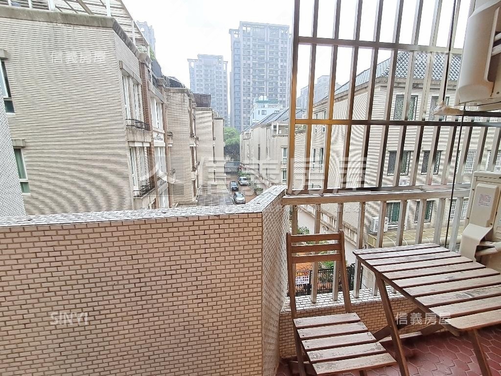 專任中國醫商圈美裝潢三房房屋室內格局與周邊環境