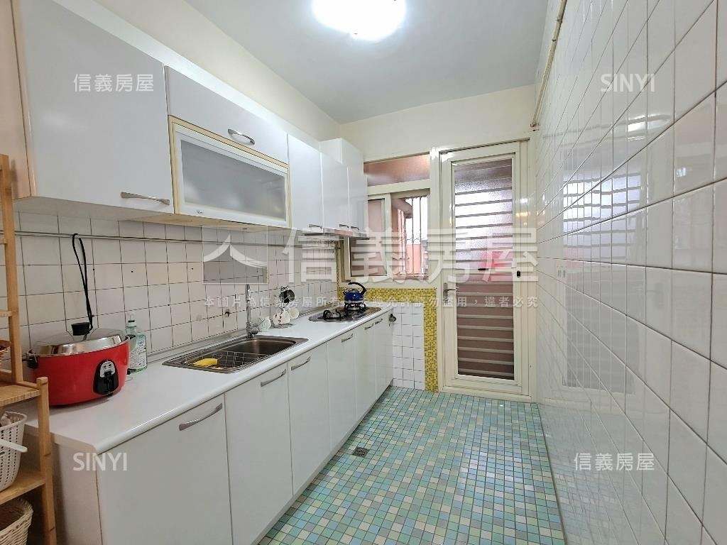 專任中國醫商圈美裝潢三房房屋室內格局與周邊環境