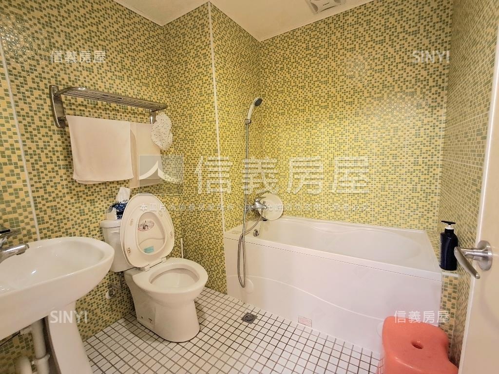 專任中國醫商圈美裝潢三房房屋室內格局與周邊環境