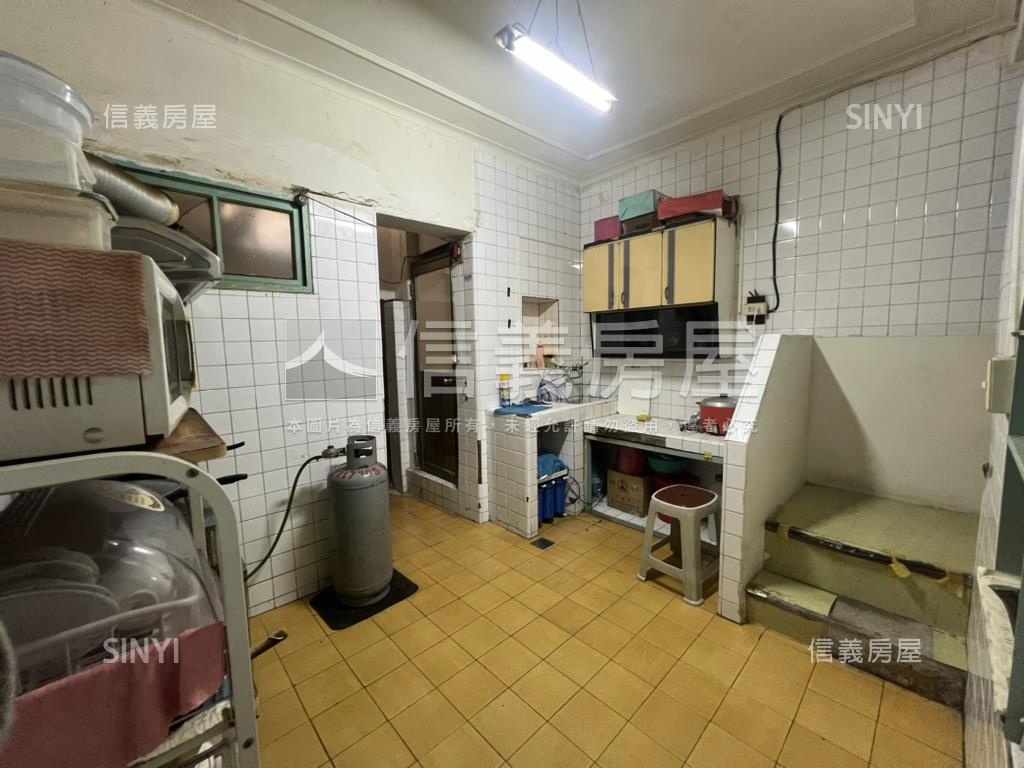 新堀江商圈活巷小邊間透天房屋室內格局與周邊環境