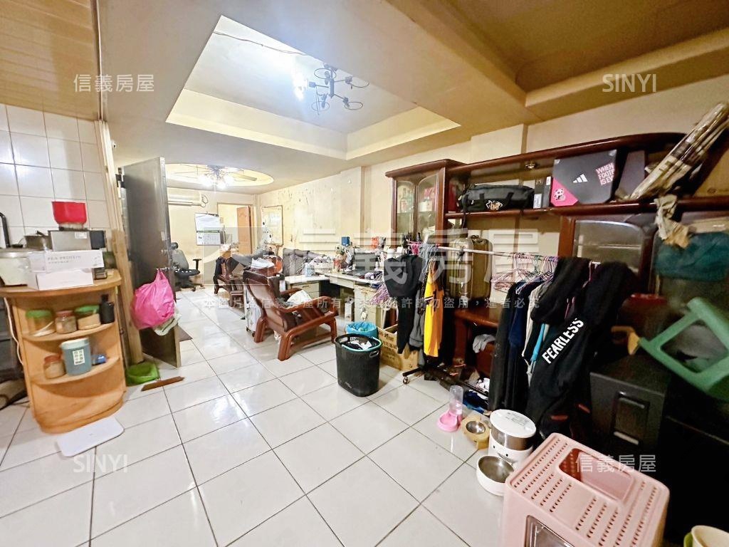 免爬高近捷運●公寓三樓房屋室內格局與周邊環境