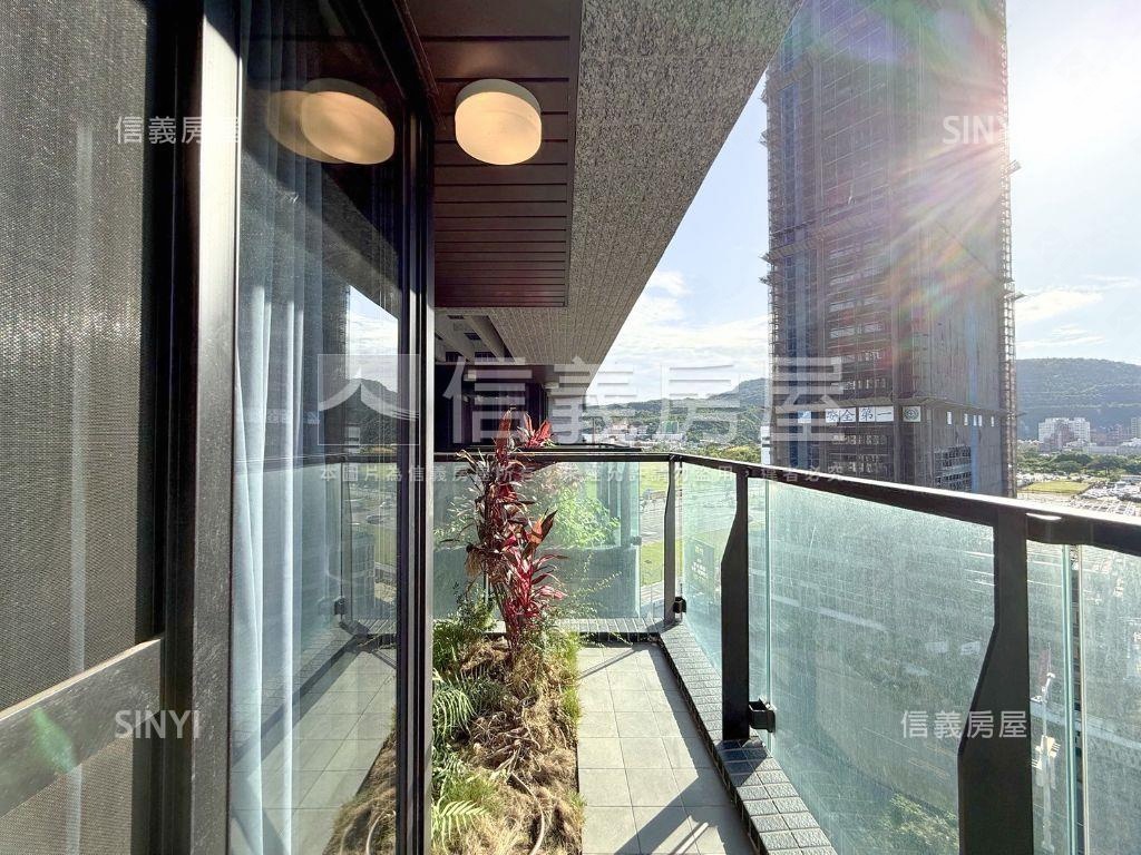 中都高奢裝潢三房平車房屋室內格局與周邊環境