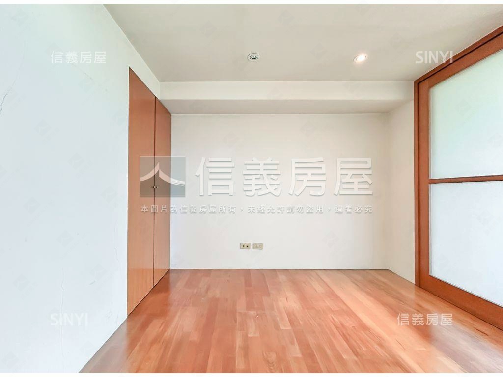 中研二期．山光明媚挑高宅房屋室內格局與周邊環境