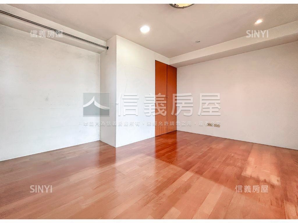 中研二期．山光明媚挑高宅房屋室內格局與周邊環境