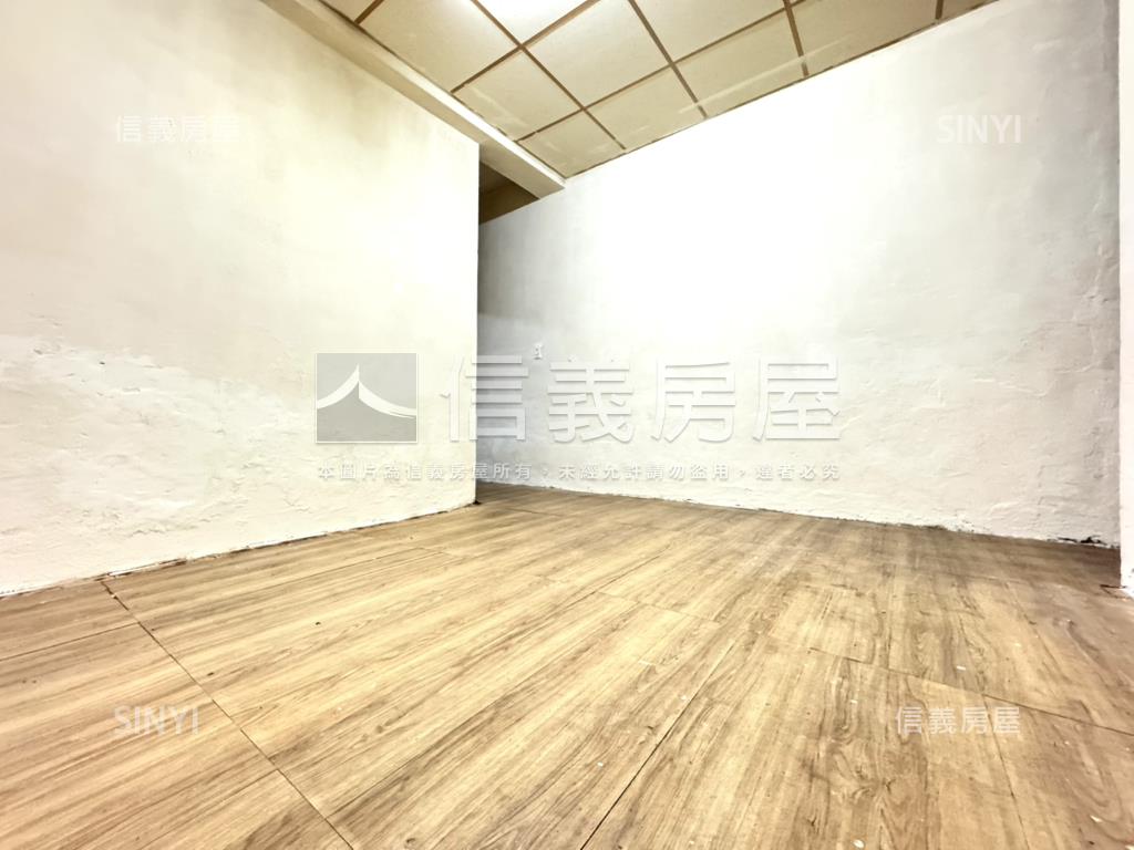 專任稀有大里低總價透天房屋室內格局與周邊環境