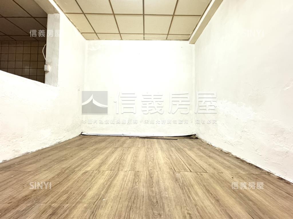專任稀有大里低總價透天房屋室內格局與周邊環境