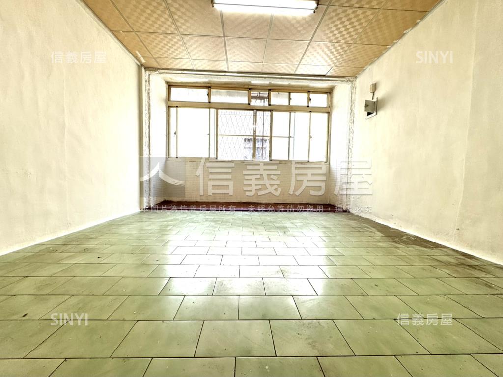 專任稀有大里低總價透天房屋室內格局與周邊環境