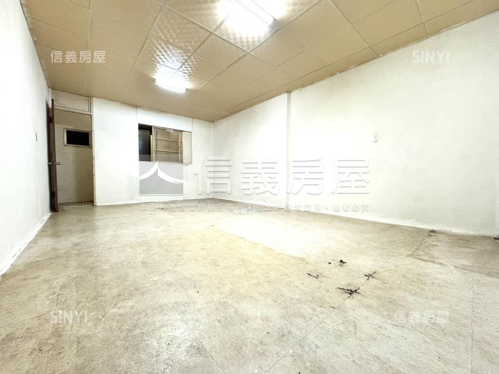 專任稀有大里低總價透天房屋室內格局與周邊環境