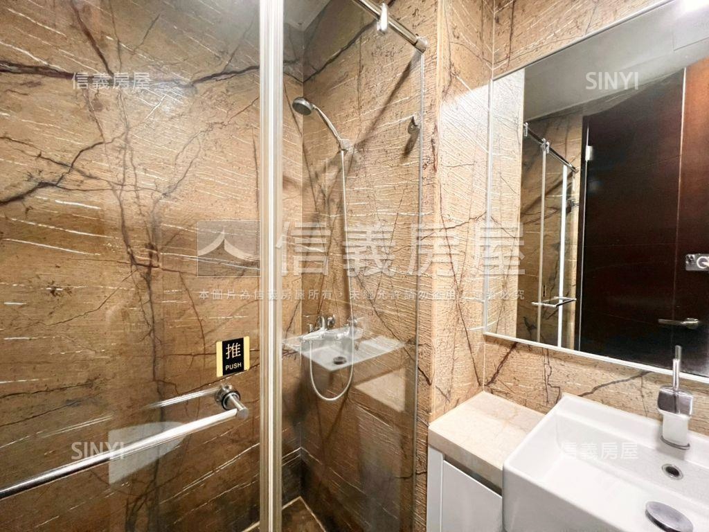 中正國中年輕兩房可看屋房屋室內格局與周邊環境