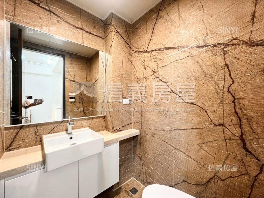 中正國中年輕兩房可看屋房屋室內格局與周邊環境