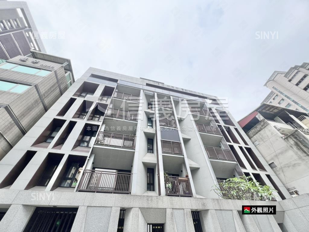 中正國中年輕兩房可看屋房屋室內格局與周邊環境