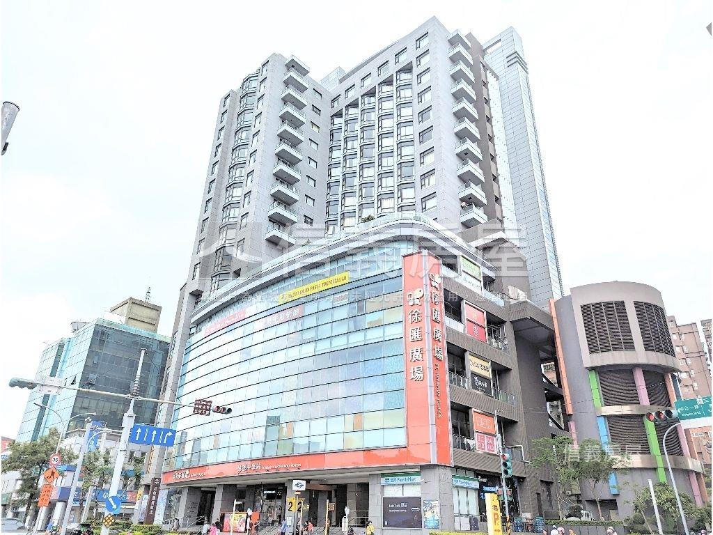 專任花園經典四房車位房屋室內格局與周邊環境