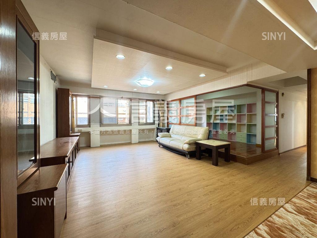 雙子星♥寬敞舒適大４房房屋室內格局與周邊環境