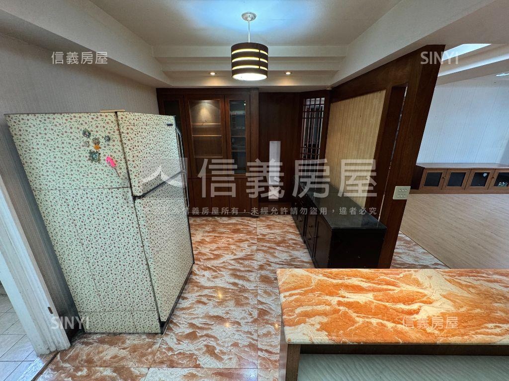 雙子星♥寬敞舒適大４房房屋室內格局與周邊環境
