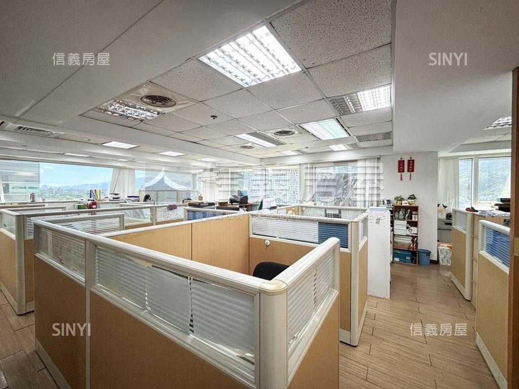 正忠孝東路家美氣派辦公房屋室內格局與周邊環境