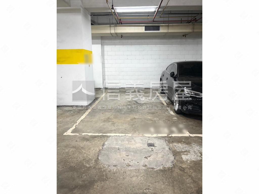 正忠孝東路家美氣派辦公房屋室內格局與周邊環境