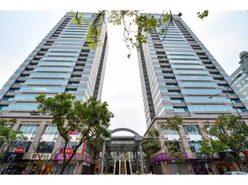 正忠孝東路家美氣派辦公