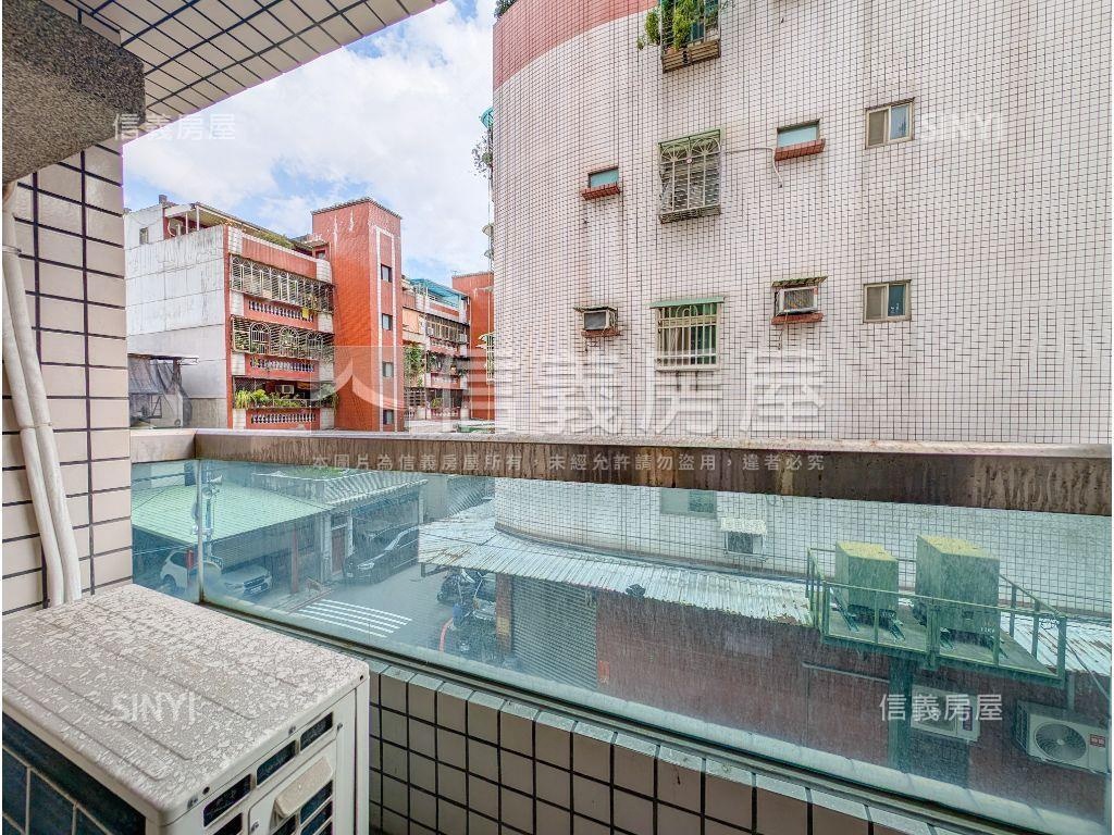 前後陽台貴族四房房屋室內格局與周邊環境