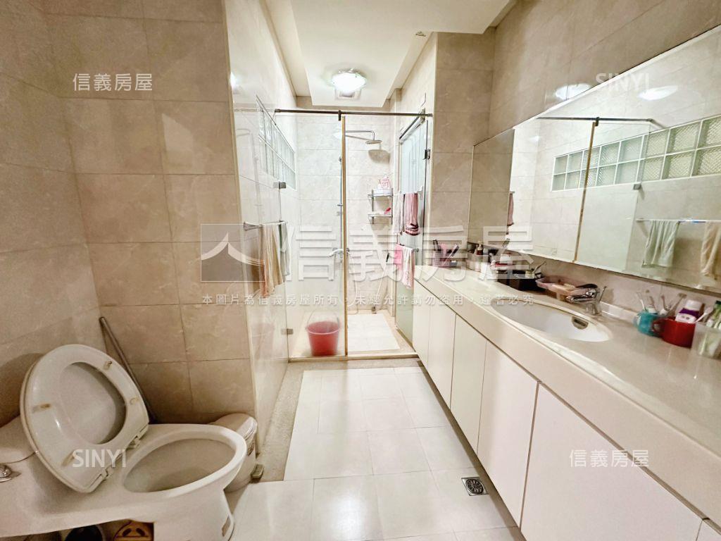 十期商圈臨路車庫別墅房屋室內格局與周邊環境