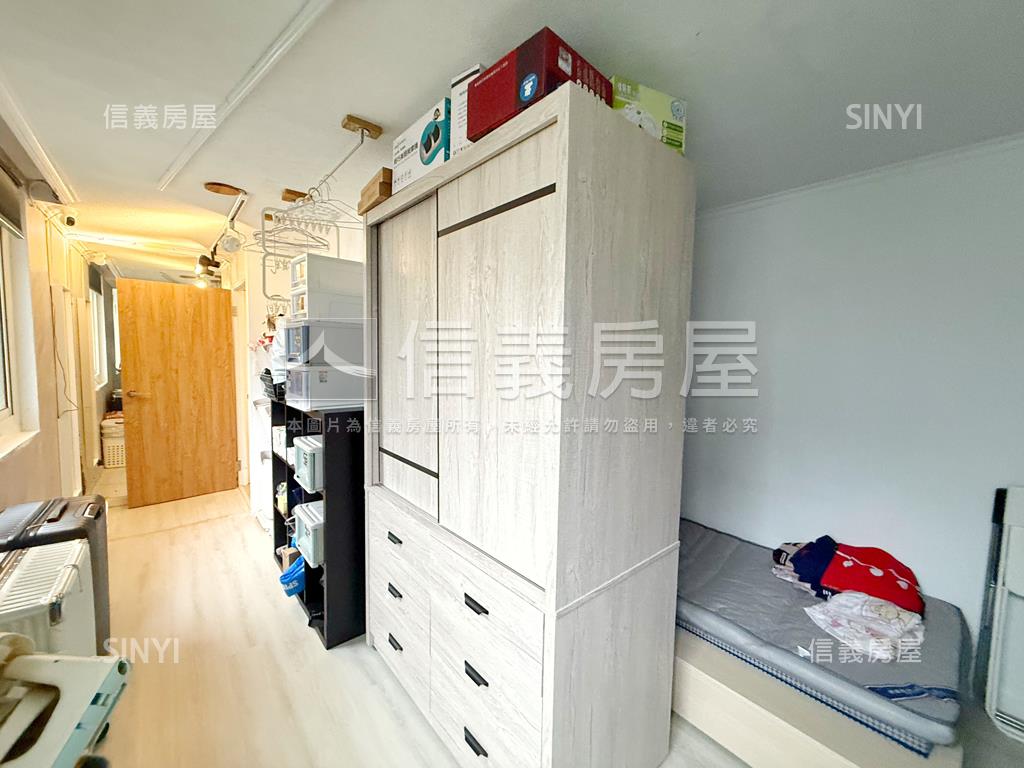 石牌國小－公寓邊間帶車位房屋室內格局與周邊環境