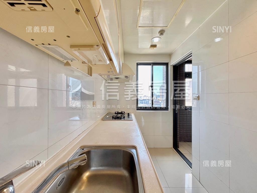 煙波行館明亮四房附平車房屋室內格局與周邊環境