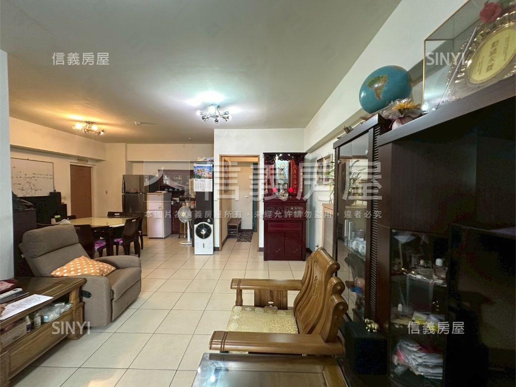 空一六區採光三房房屋室內格局與周邊環境